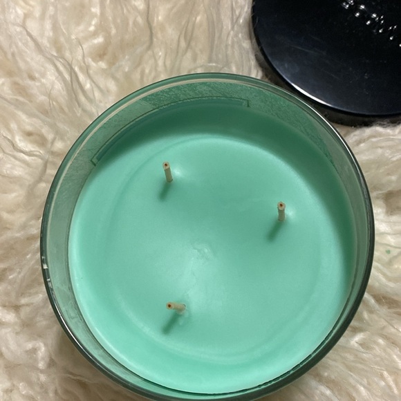 NWT! Bath and Body Works candle! - Picture 4 of 8